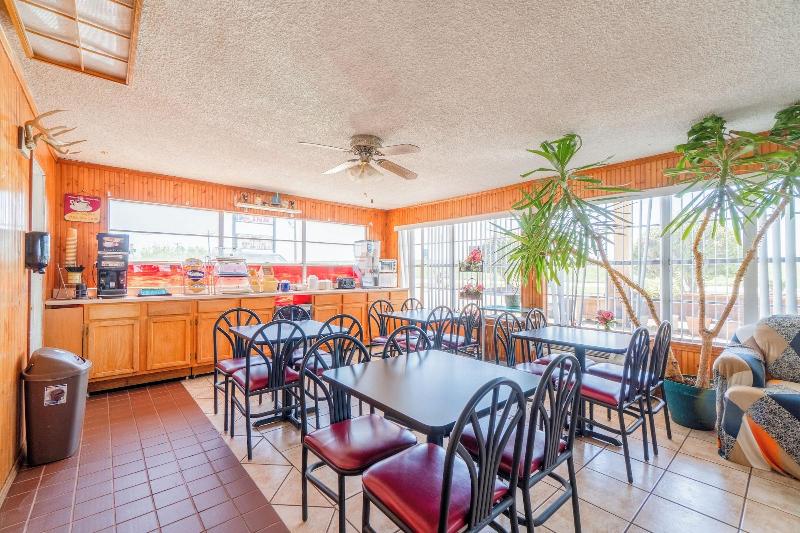 Lone Star Inn image