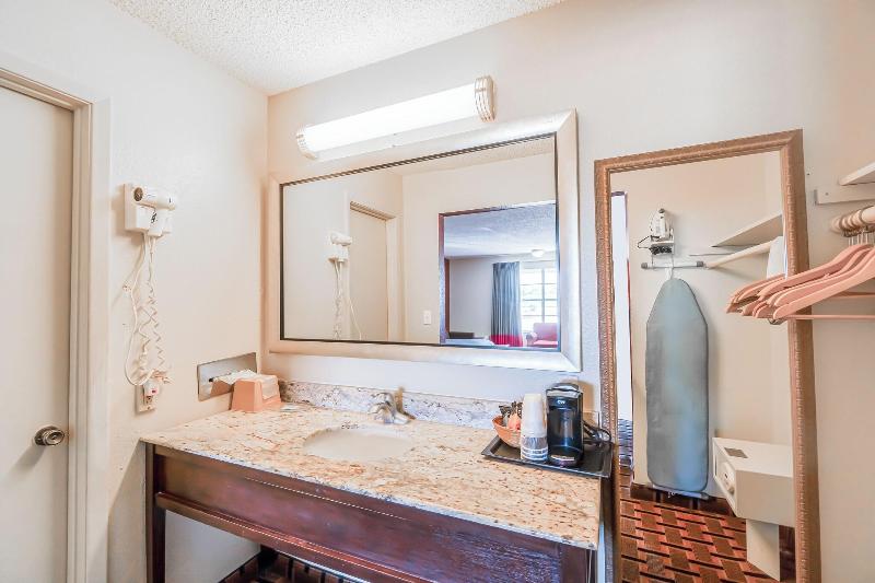Lone Star Inn image
