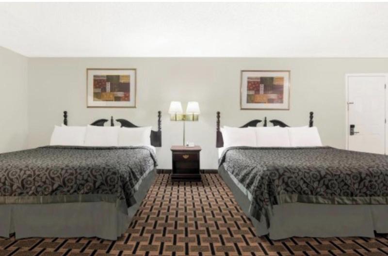 Lone Star Inn image