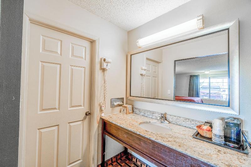 Lone Star Inn image
