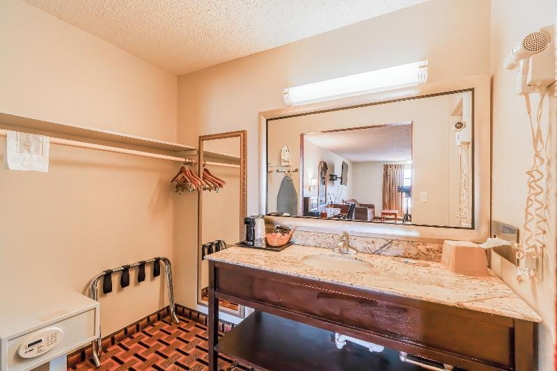 Lone Star Inn image