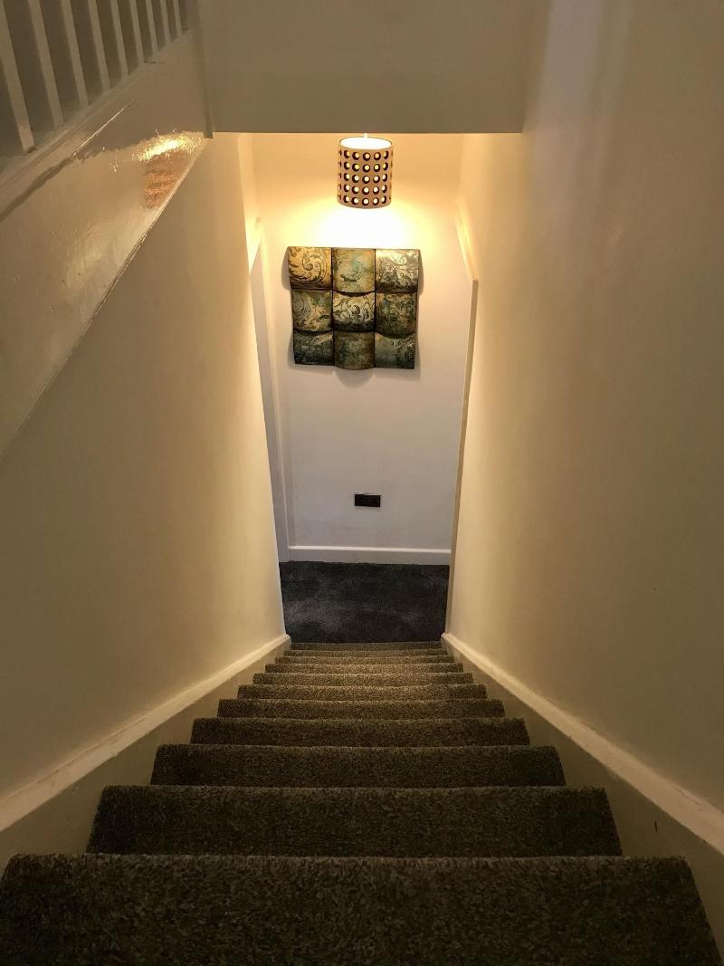 Stylish 3 Bedroom House Only 5 Mins From M6 M58 image