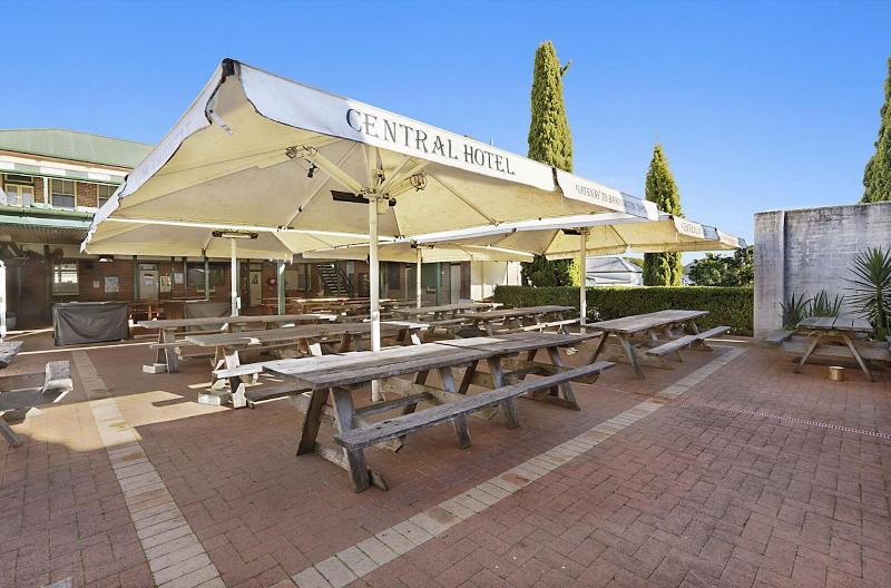 Central Hotel Stroud image