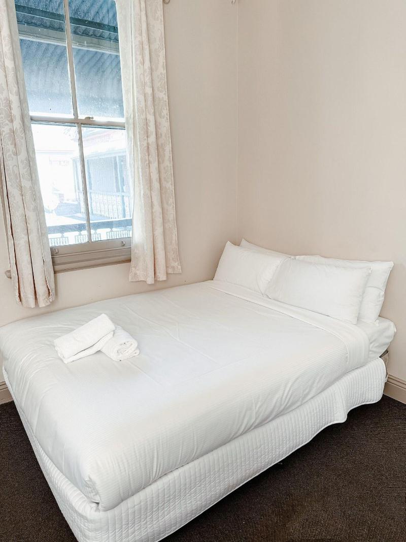 Central Hotel Stroud image 4