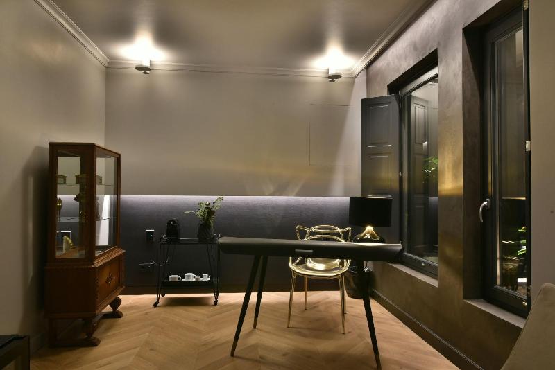 Nikiou Suites image
