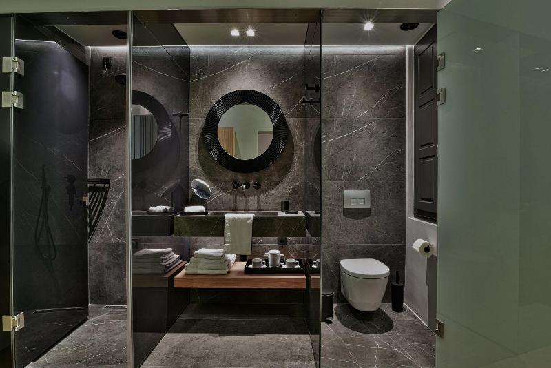 Nikiou Suites image