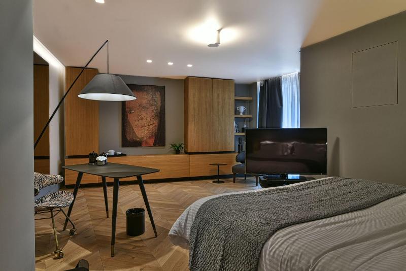 Nikiou Suites image