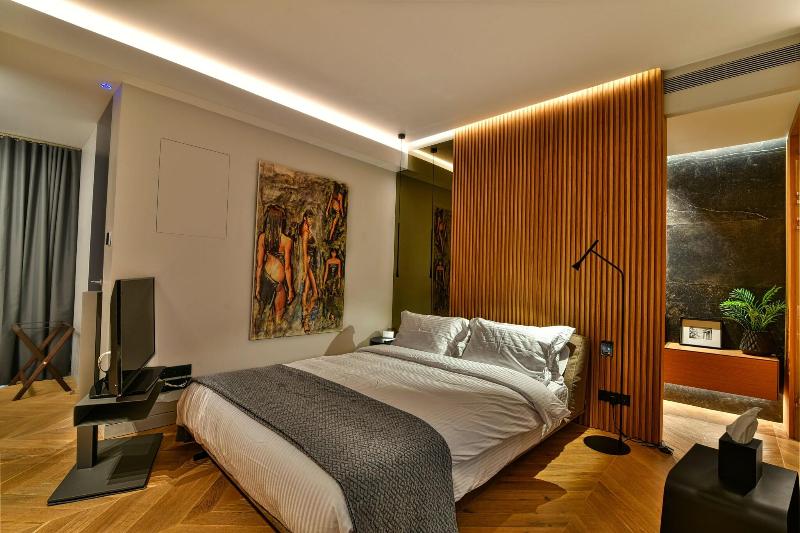 Nikiou Suites image