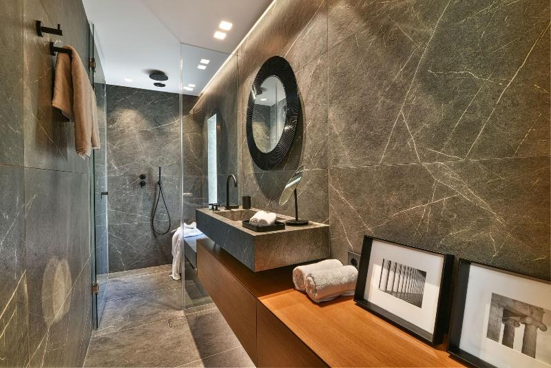 Nikiou Suites image