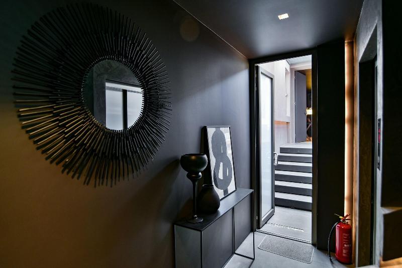 Nikiou Suites image