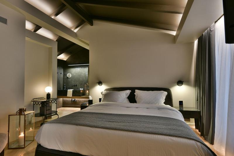 Nikiou Suites image