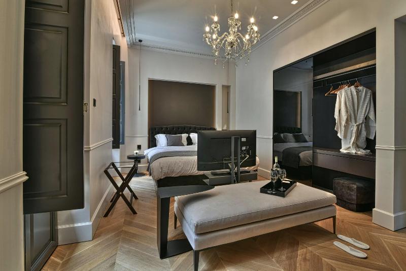 Nikiou Suites image