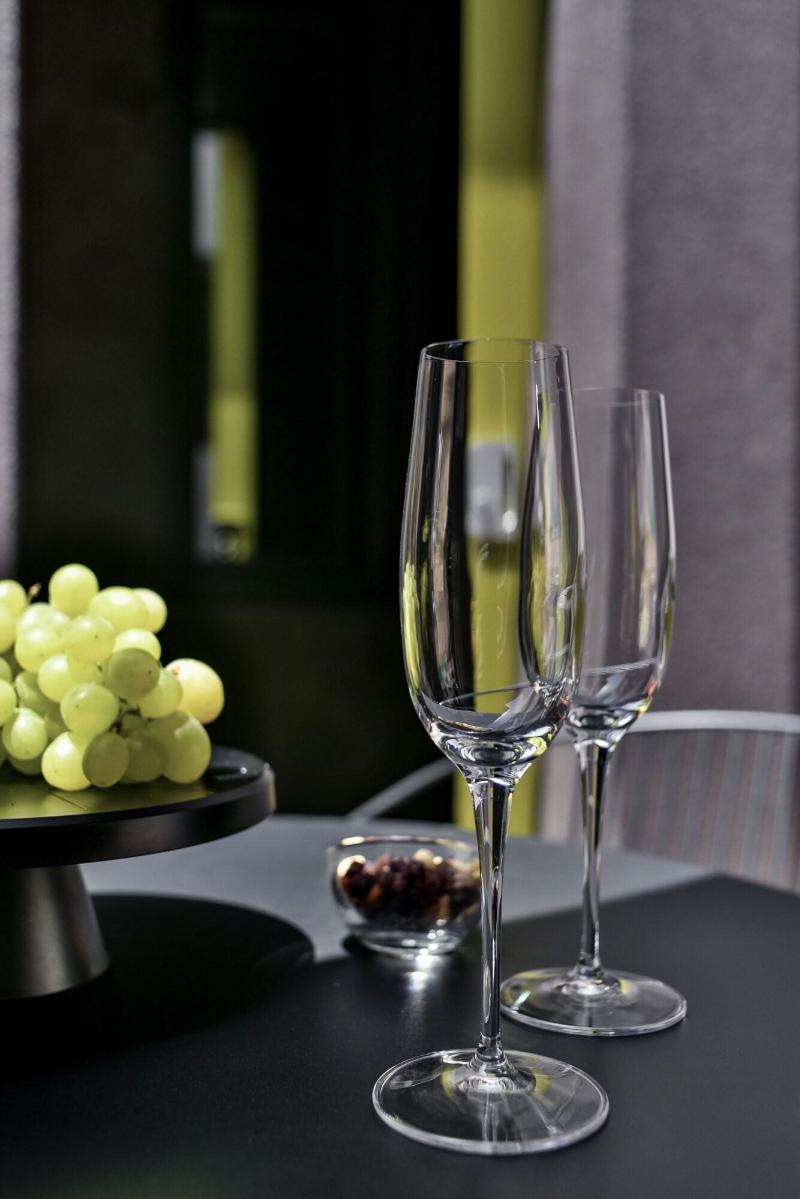 Nikiou Suites image