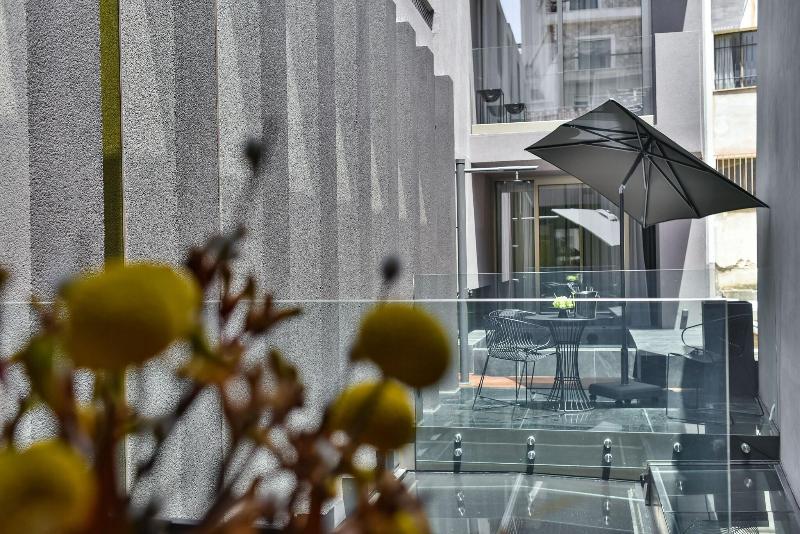 Nikiou Suites image
