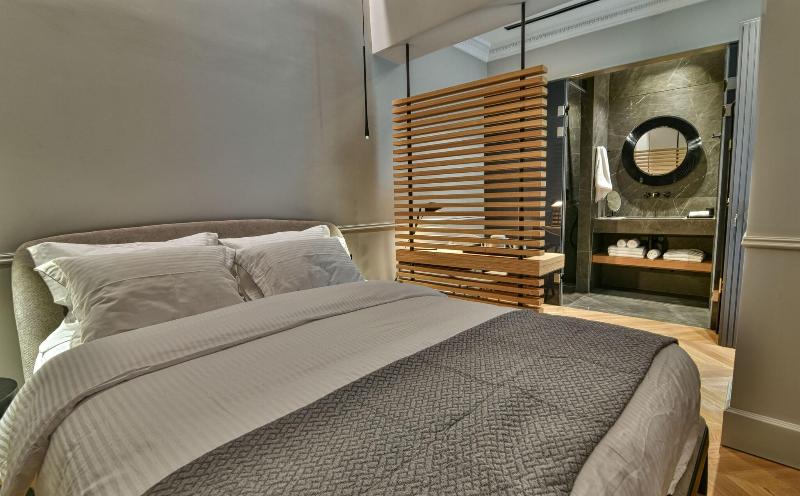 Nikiou Suites image