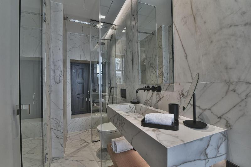 Nikiou Suites image