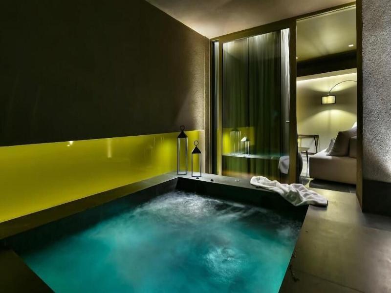 Nikiou Suites image