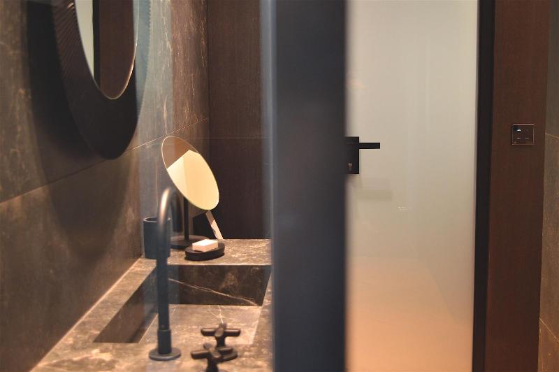 Nikiou Suites image