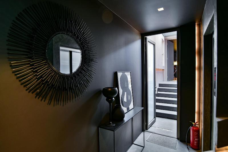 Nikiou Suites image