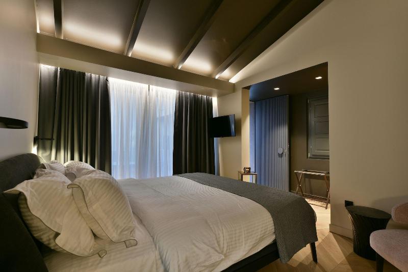 Nikiou Suites image