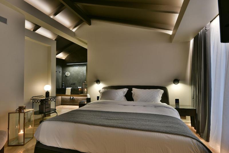 Nikiou Suites image