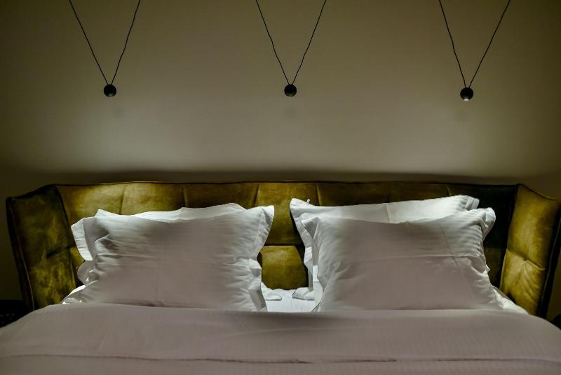 Nikiou Suites image