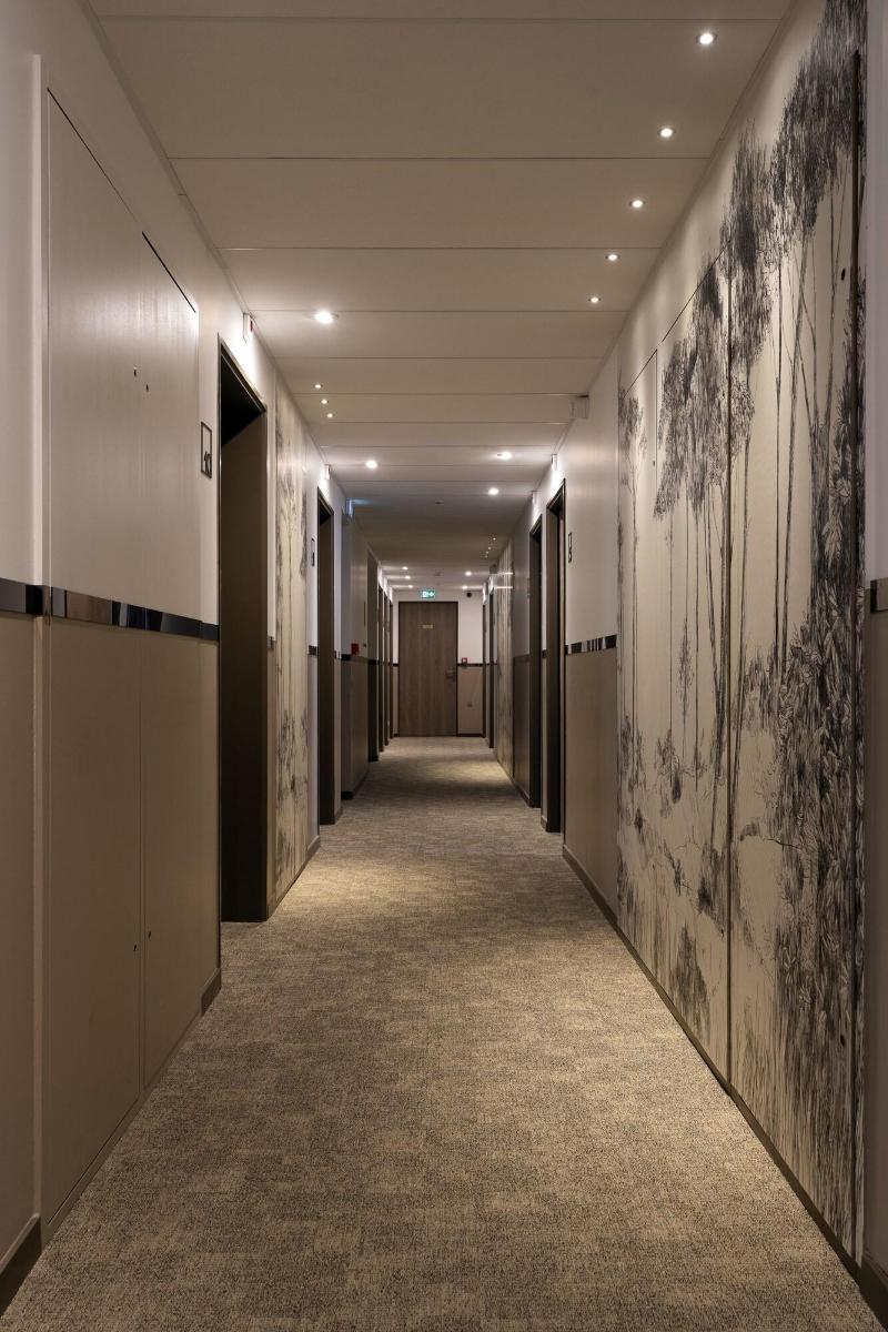 Hotel Le 25 image