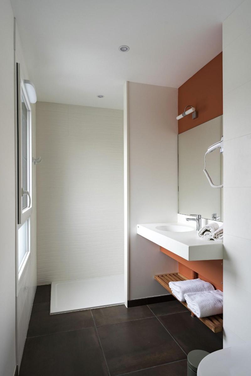 Hotel Le 25 image