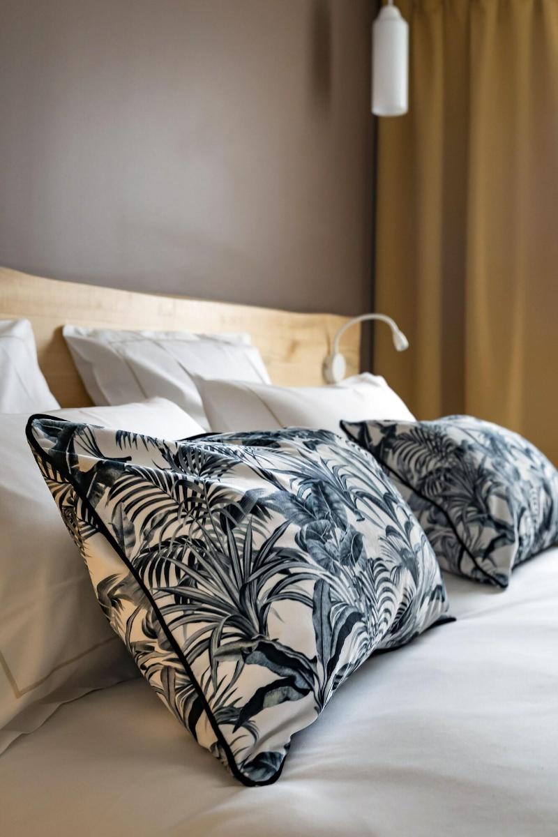 Hotel Le 25 image