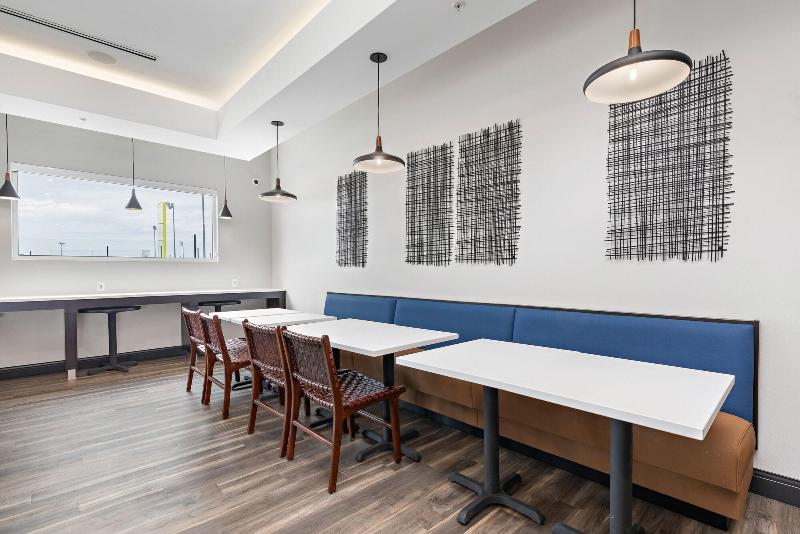 Creekside Hotel Parkville