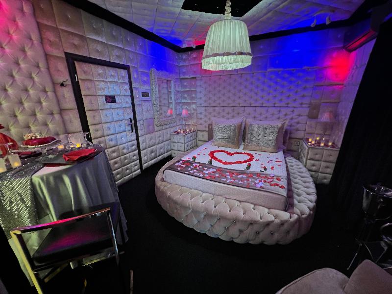 X Hotel Salem image