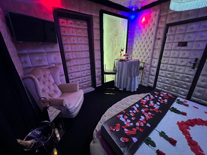 X Hotel Salem image