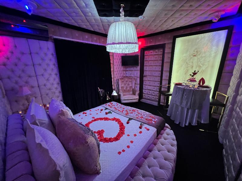 X Hotel Salem image