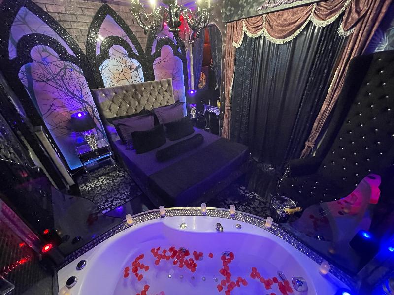 X Hotel Salem image