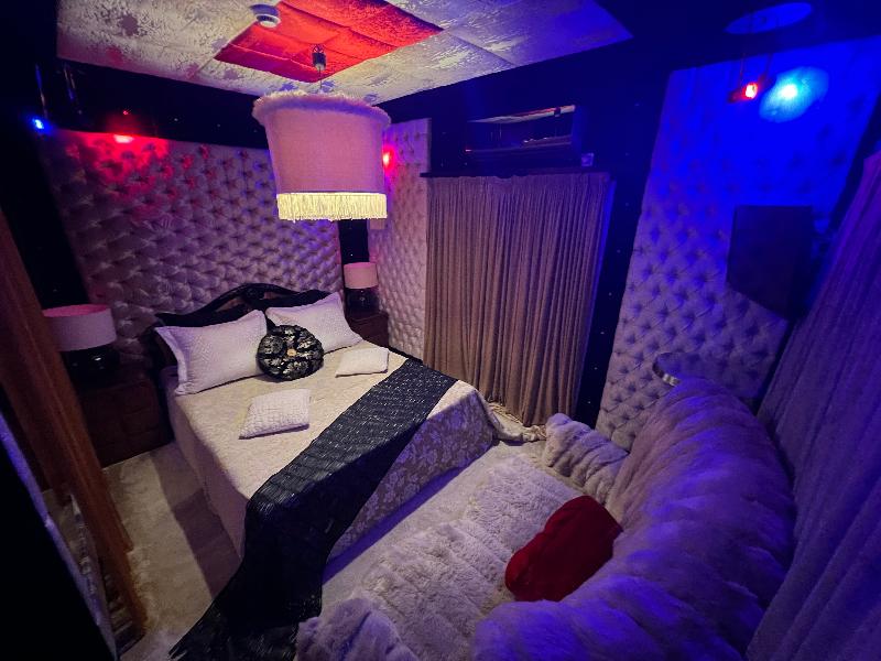 X Hotel Salem image