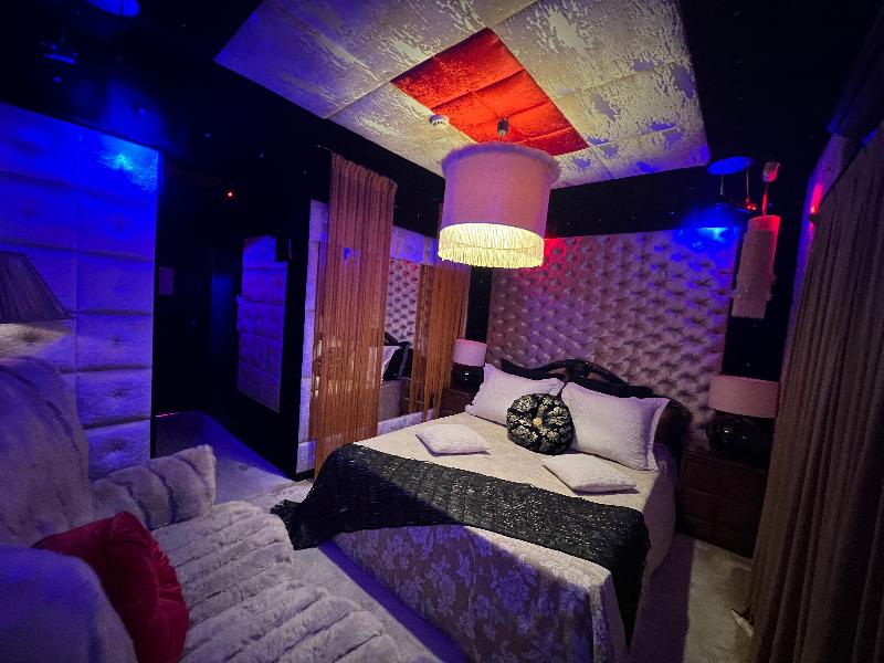 X Hotel Salem image