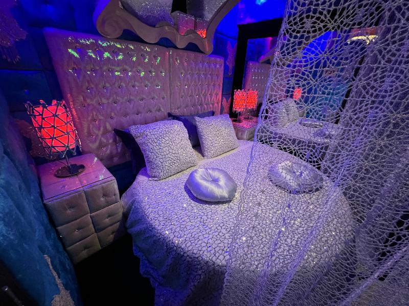 X Hotel Salem image