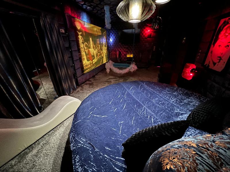 X Hotel Salem image