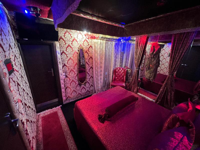 X Hotel Salem image
