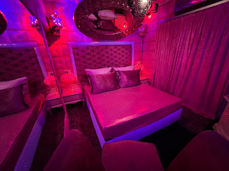 X Hotel Salem image