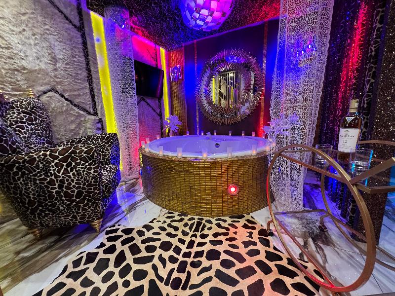 X Hotel Salem image