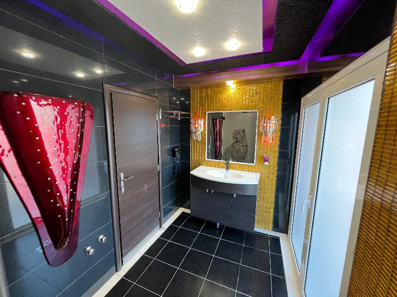 X Hotel Salem image