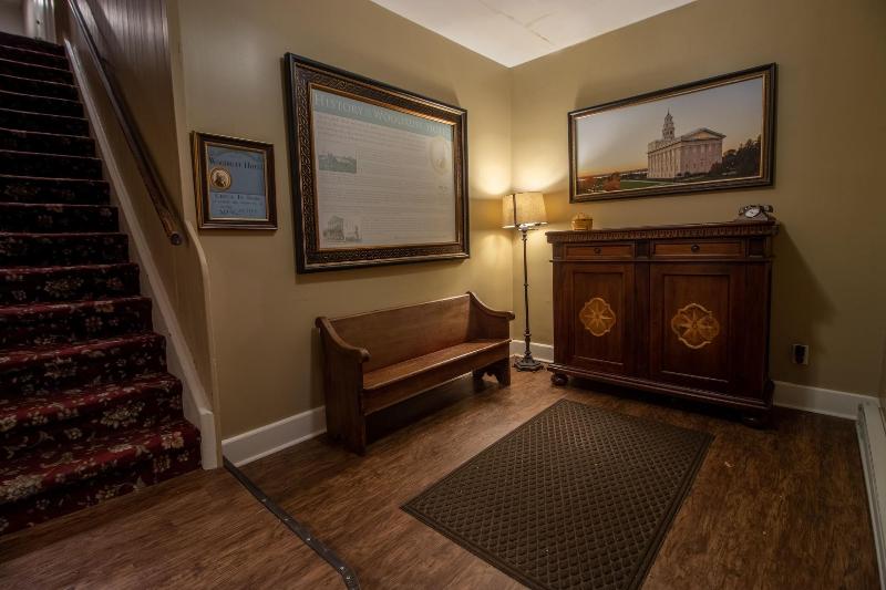 Nauvoo Temple House Hotel