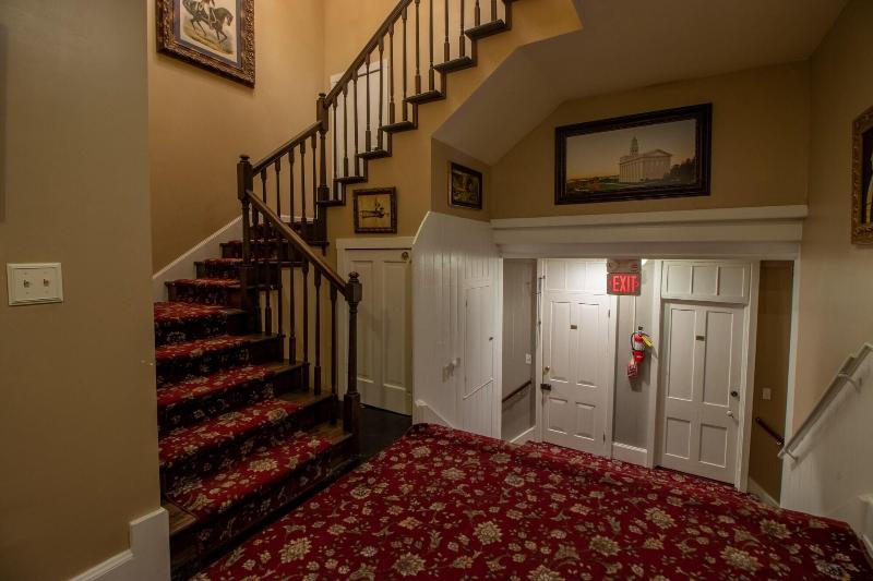 Nauvoo Temple House Hotel