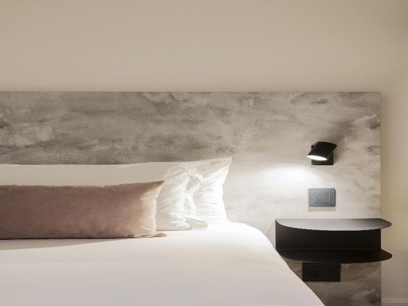 Home Suite Hotels Station House image