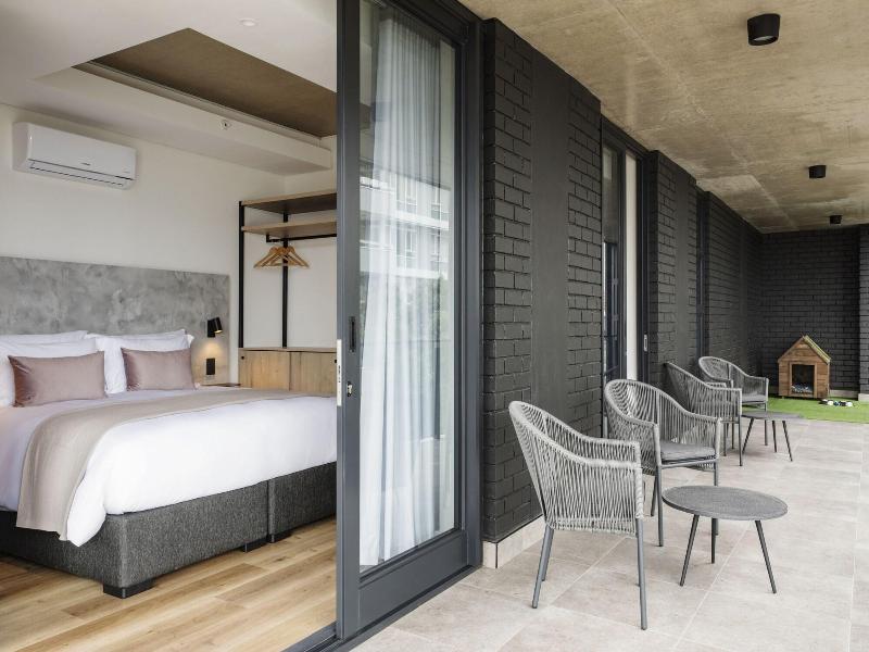 Home Suite Hotels Station House image