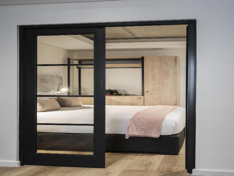 Home Suite Hotels Station House image