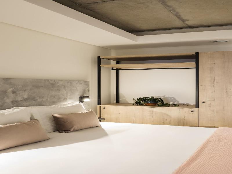 Home Suite Hotels Station House image