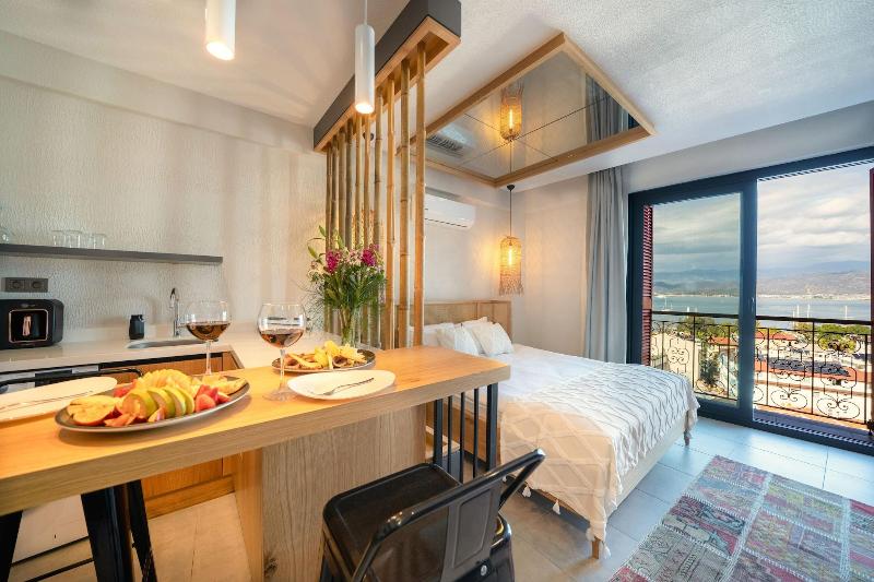 Reddoors Suites Sea View image