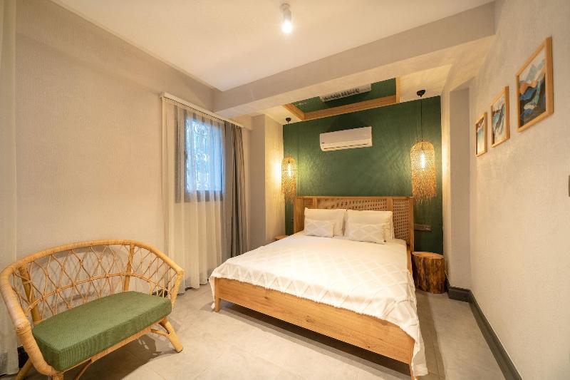 Reddoors Suites Sea View image